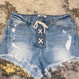 Lightwash jean shorts!